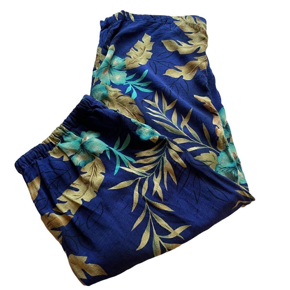 White Stag Petite Medium Capris blue/green/tan floral front pockets